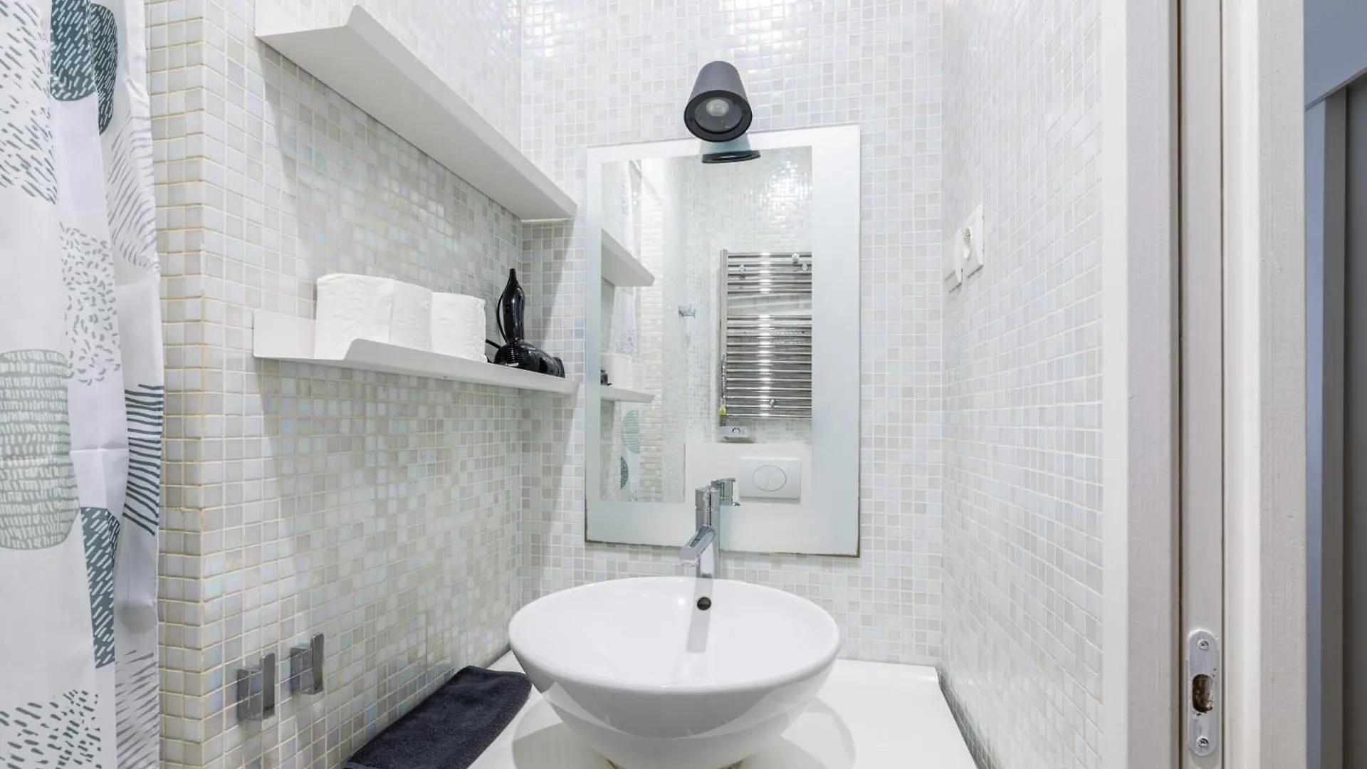 Luxurious 1 Bedroom Republique Vinaigriers Free Netflix *