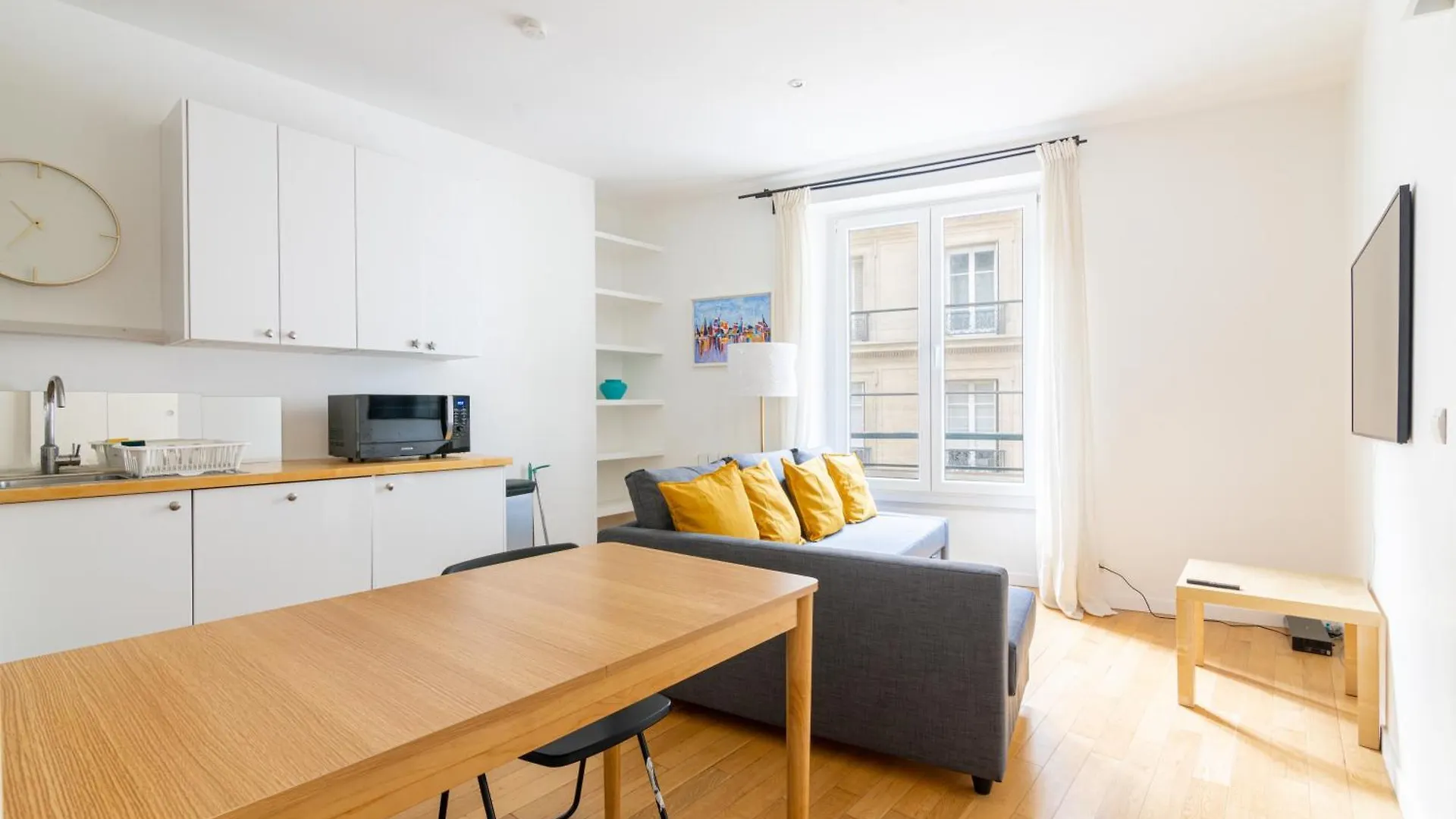 Luxurious 1 Bedroom Republique Vinaigriers Free Netflix *