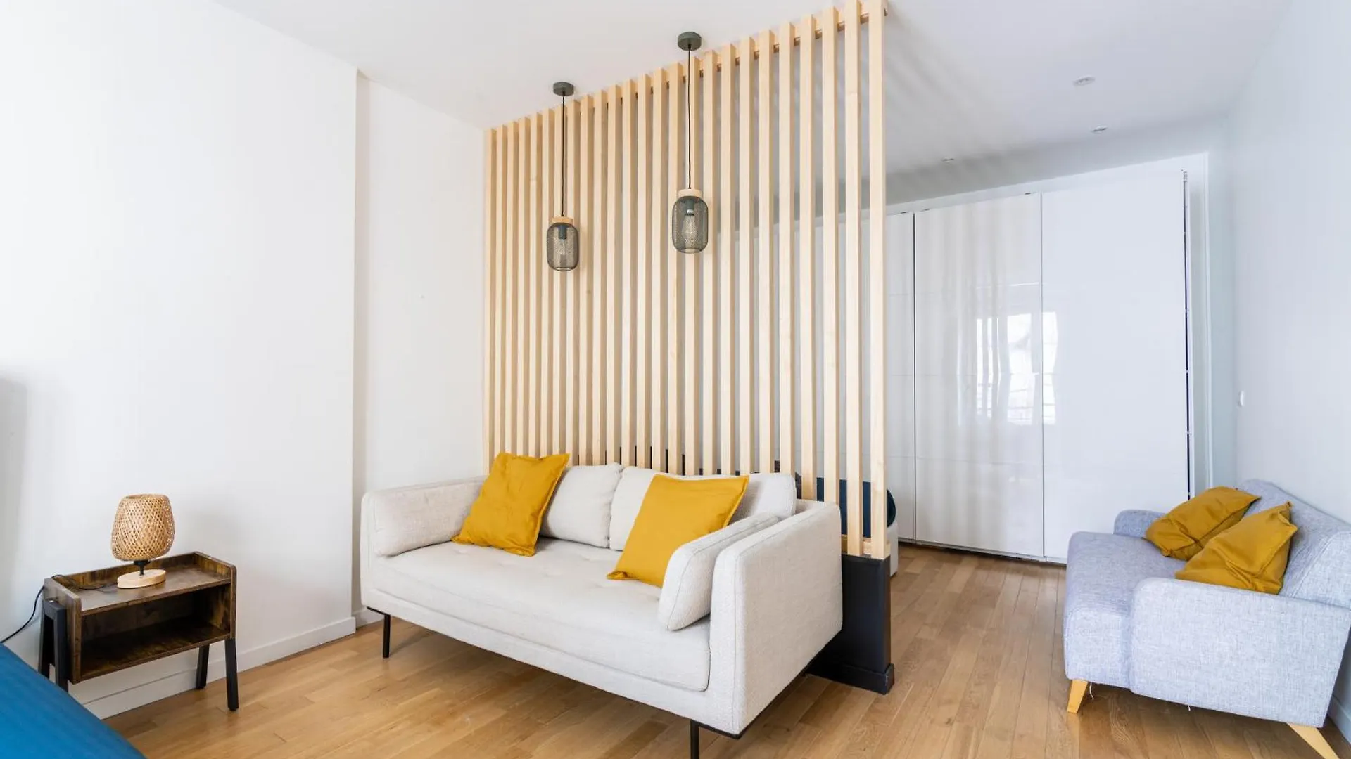 Luxurious 1 Bedroom Republique Vinaigriers Free Netflix Apartment