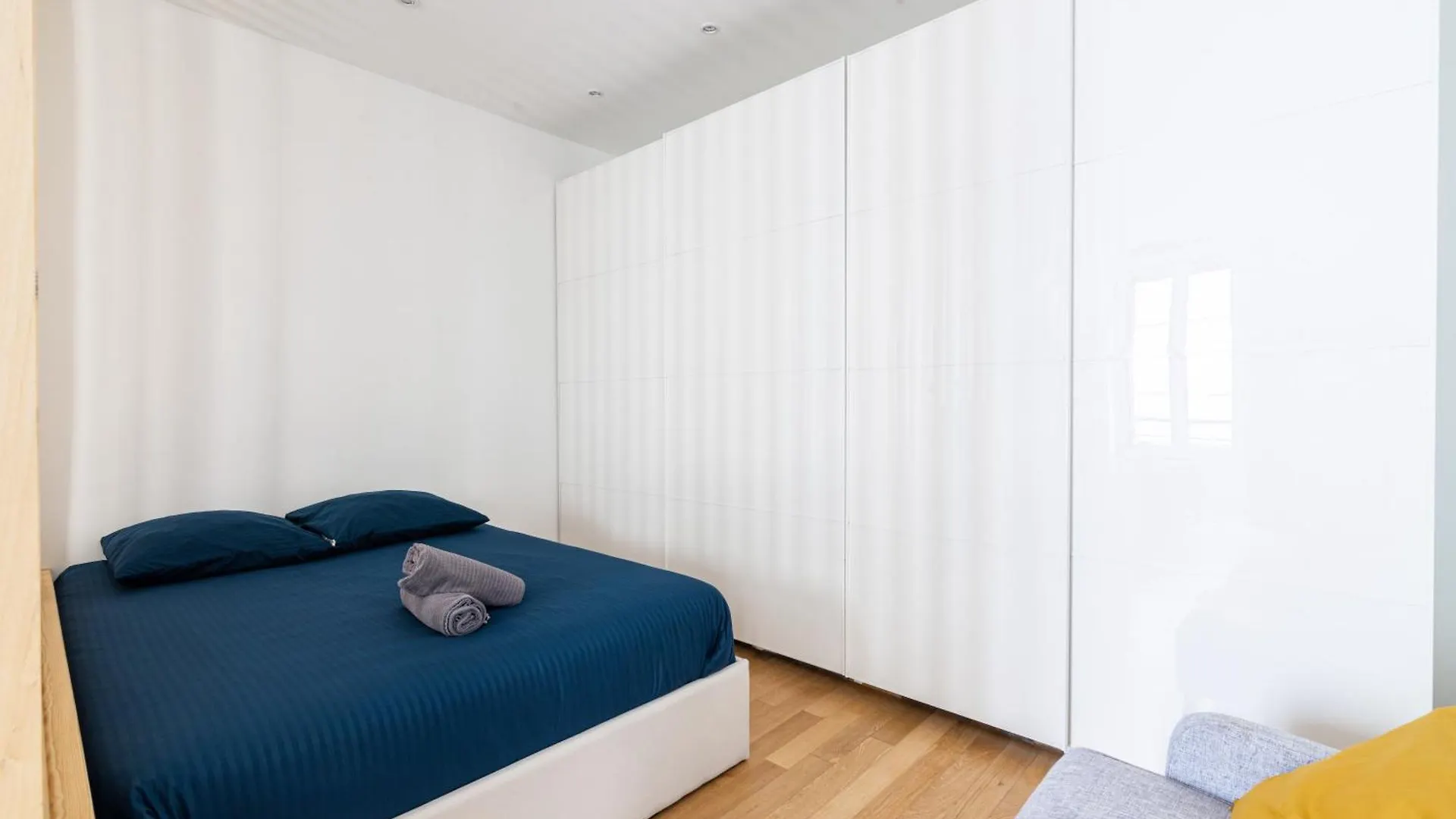 Luxurious 1 Bedroom Republique Vinaigriers Free Netflix