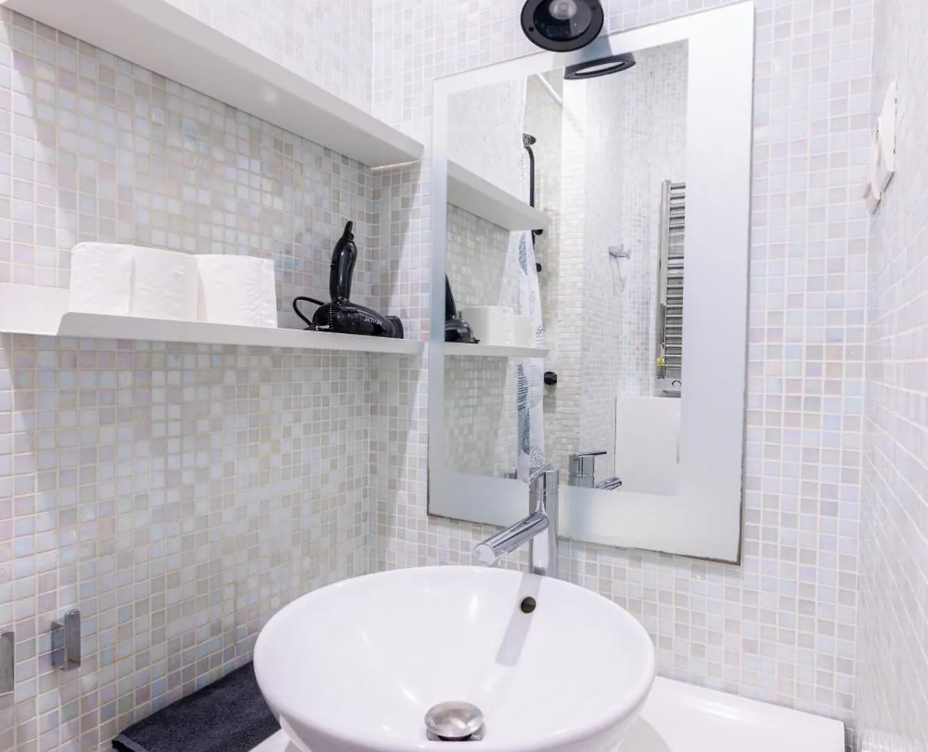 Luxurious 1 Bedroom Republique Vinaigriers Free Netflix Apartment Paris