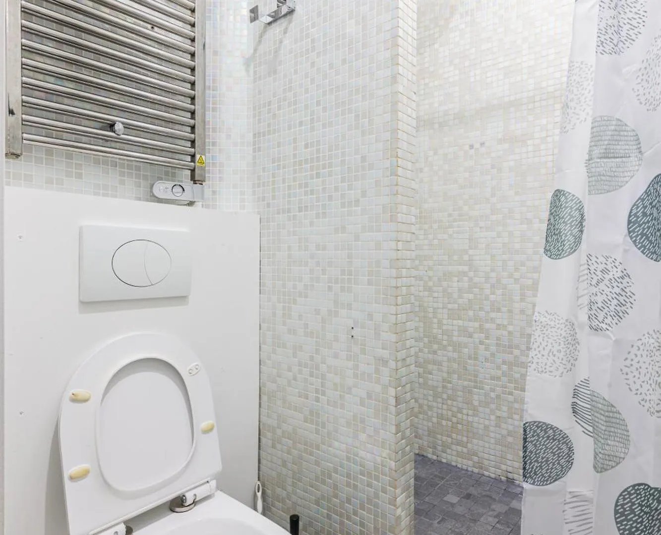 Luxurious 1 Bedroom Republique Vinaigriers Free Netflix